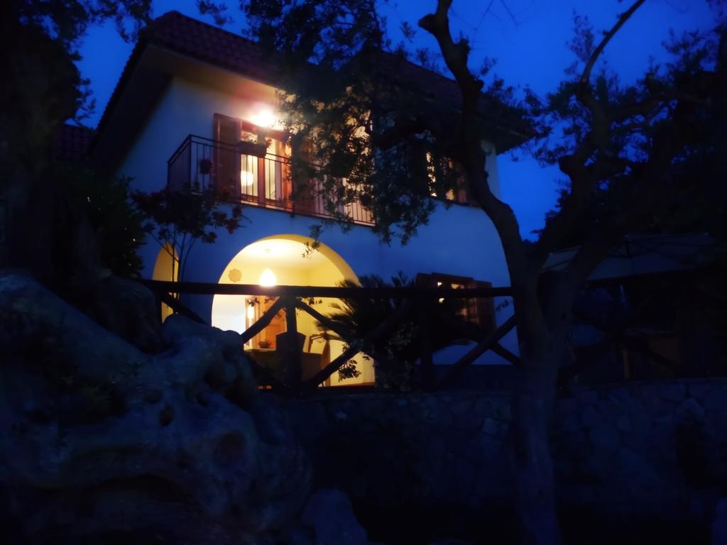 Villa Talea SantʼAgata sui Due Golfi Екстериор снимка
