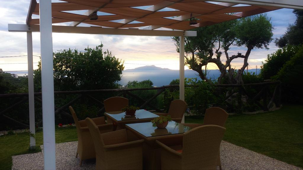Villa Talea SantʼAgata sui Due Golfi Екстериор снимка