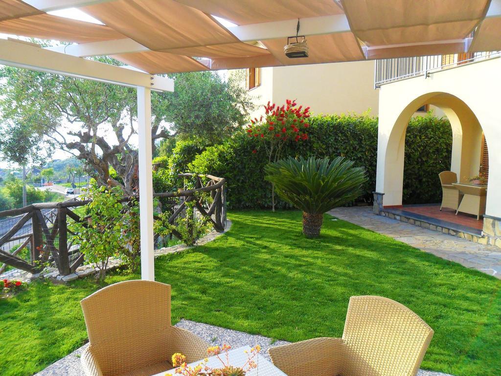 Villa Talea SantʼAgata sui Due Golfi Екстериор снимка